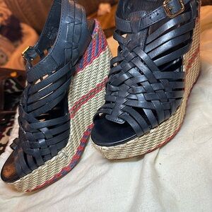 Almost New! TORY BURCH Ratan and woven leather  wedge sandals size 6 1/2